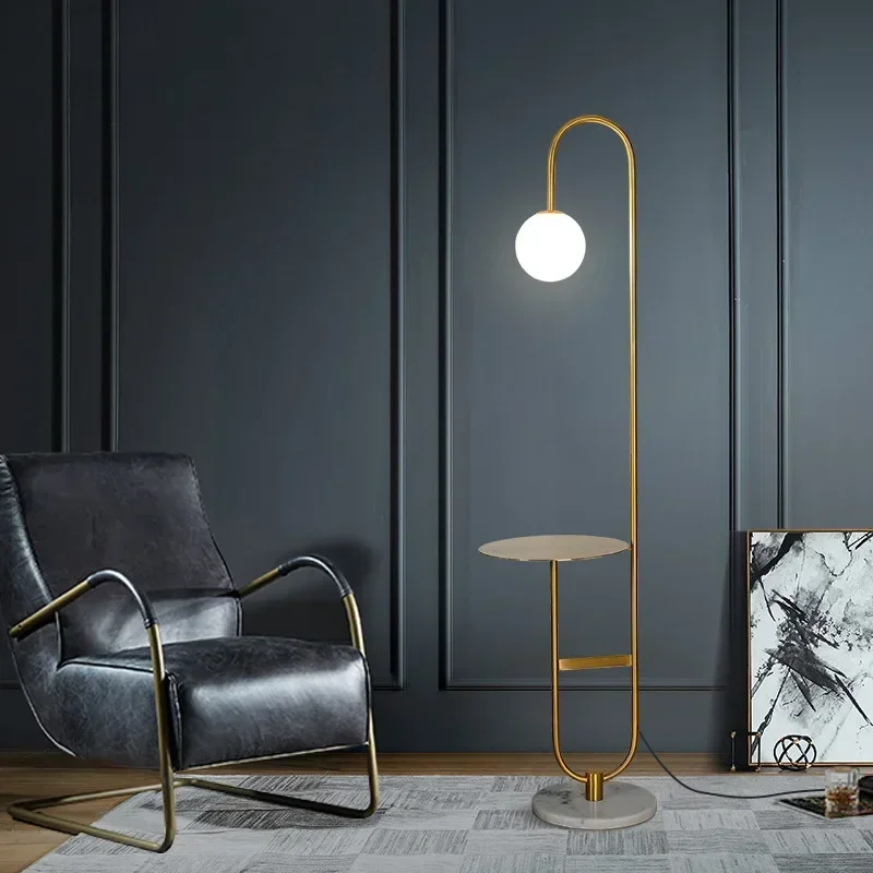 Moderne Stehlampe mit integriertem Beistelltisch - Image 3