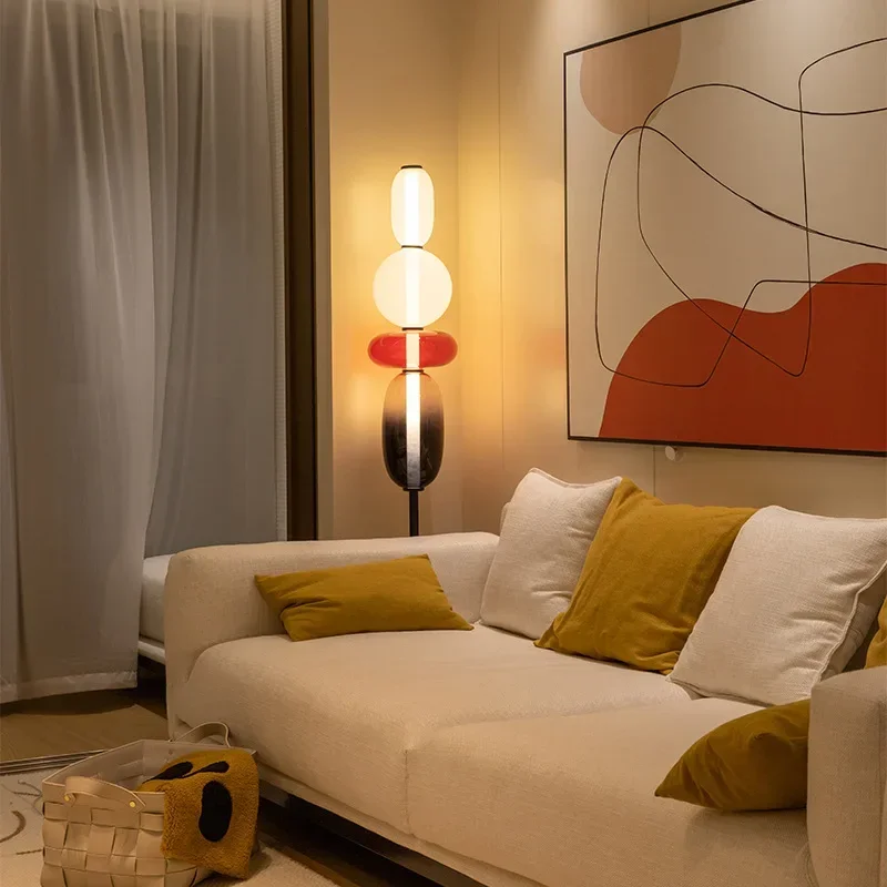 Designer-Stehlampe mit Farbdetails - Image 4