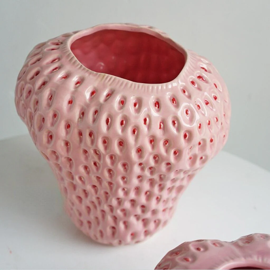 Erdbeer-Deko Vase aus Keramik – Perfekt für Blumen & Tischdeko - Image 5