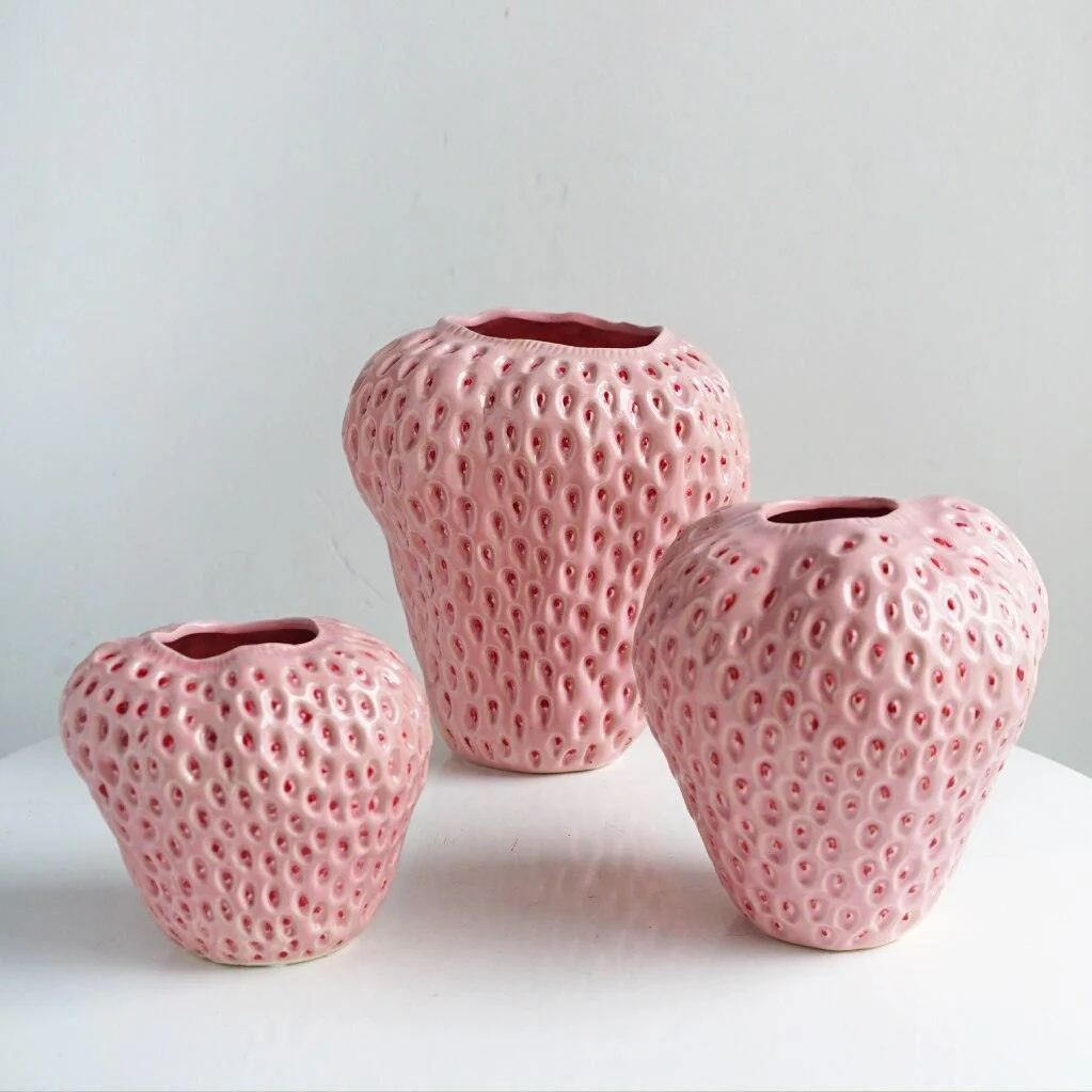 Erdbeer-Deko Vase aus Keramik – Perfekt für Blumen & Tischdeko - Image 6