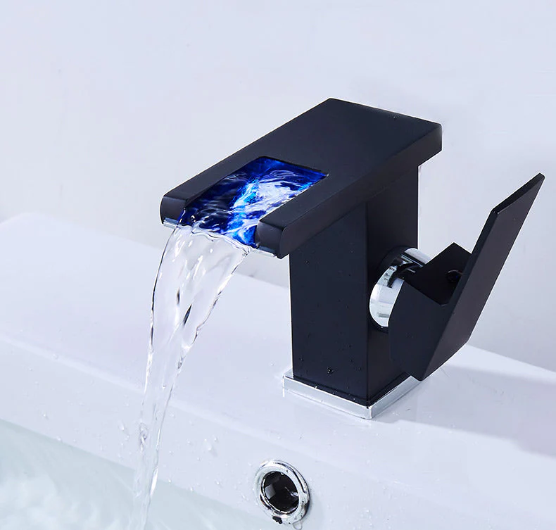Modernes Badezimmer-Highlight – LED-Wasserhahn mit farbiger Beleuchtung - Image 7