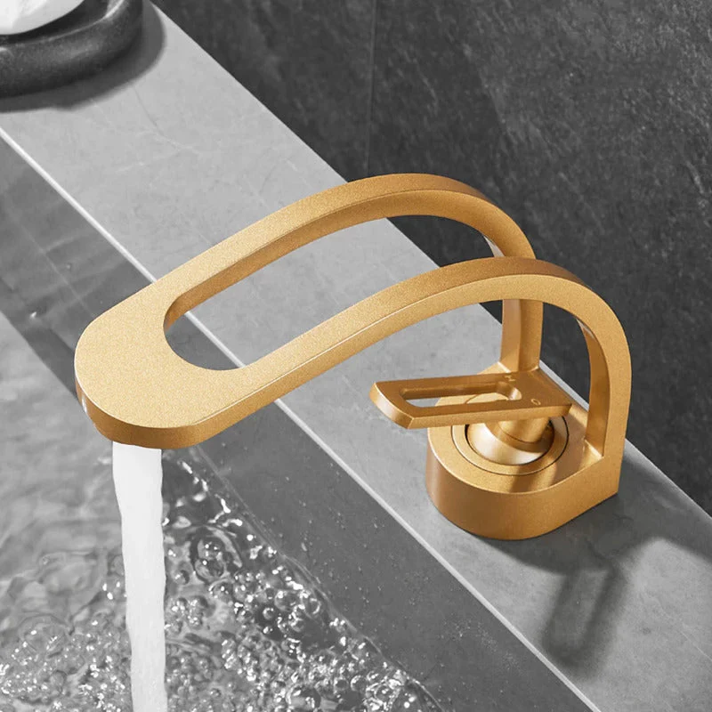 Gebogene Premium-Armatur fürs Bad – Innovatives Dual-Channel-System & edles Design - Image 15