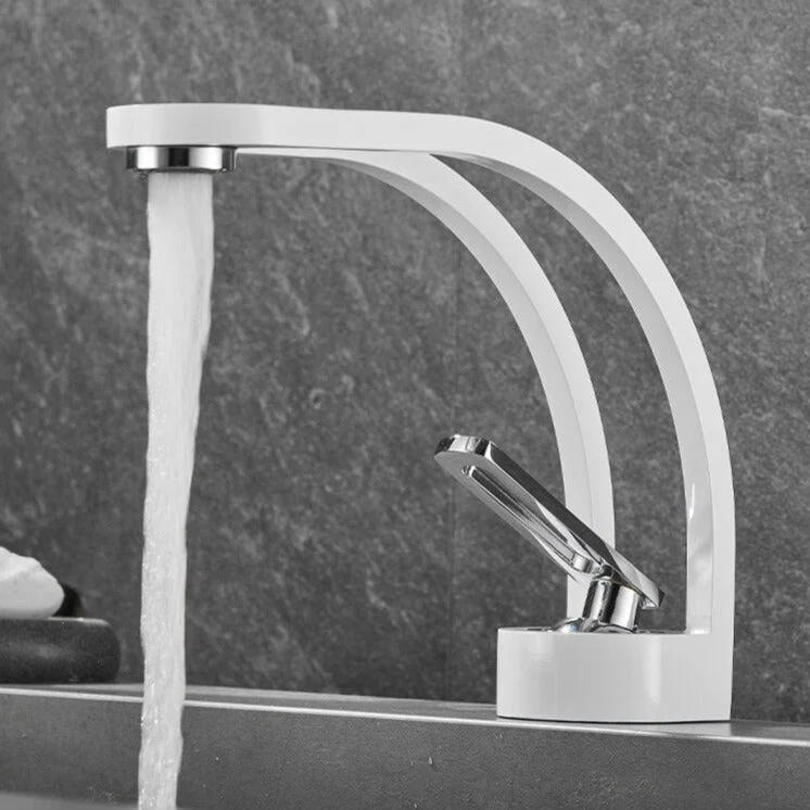 Gebogene Premium-Armatur fürs Bad – Innovatives Dual-Channel-System & edles Design - Image 17