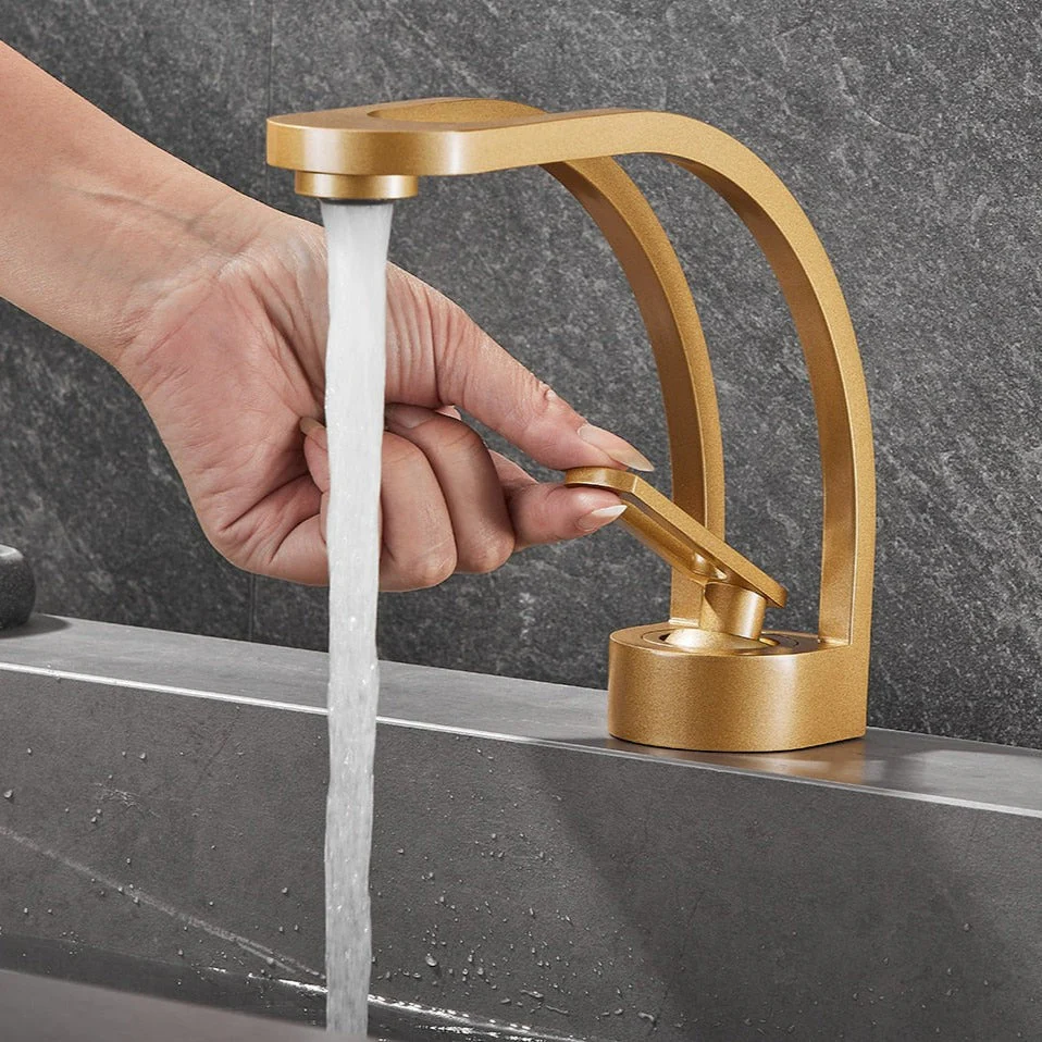 Gebogene Premium-Armatur fürs Bad – Innovatives Dual-Channel-System & edles Design - Image 8