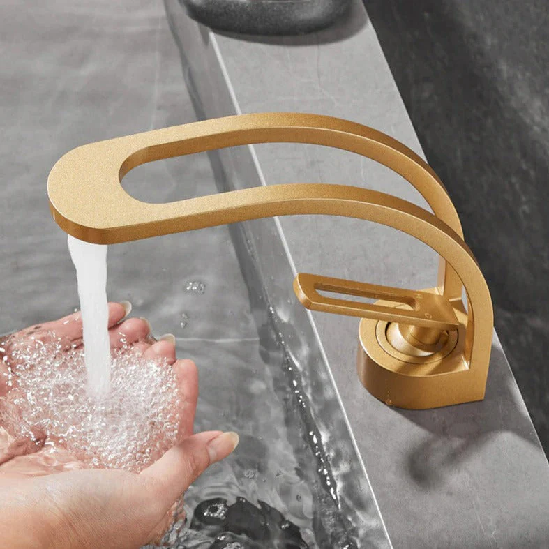 Gebogene Premium-Armatur fürs Bad – Innovatives Dual-Channel-System & edles Design - Image 9