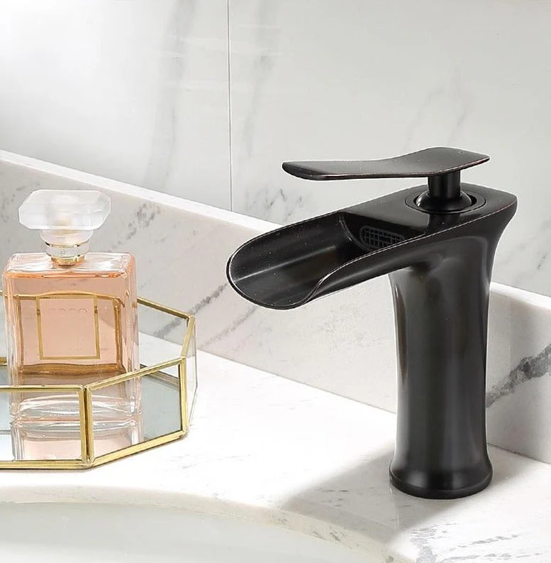 Moderne Wasserfall-Badezimmerarmatur – Stil & Eleganz - Image 4