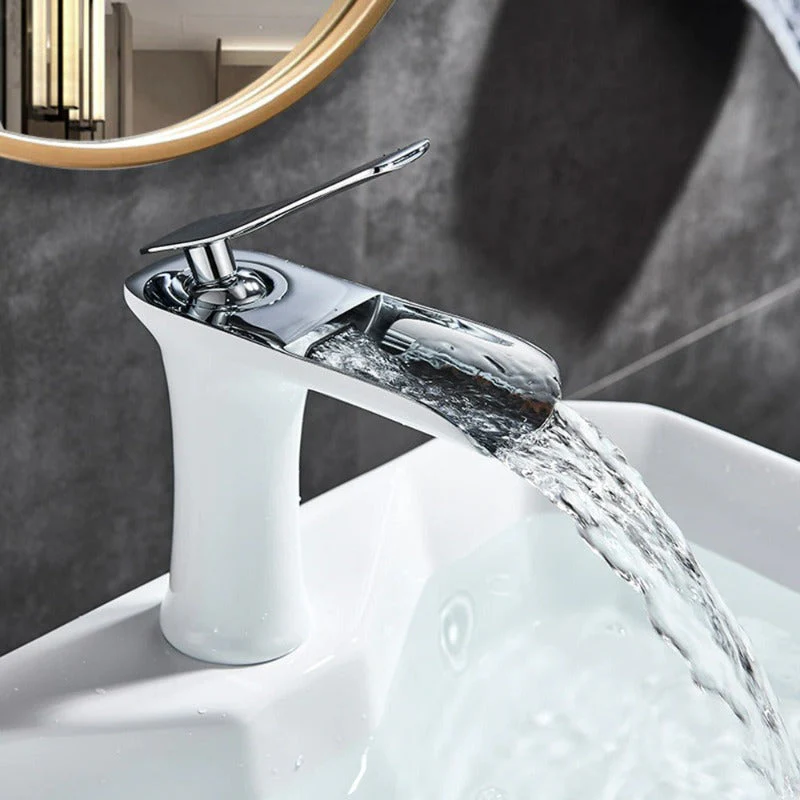 Moderne Wasserfall-Badezimmerarmatur – Stil & Eleganz - Image 7