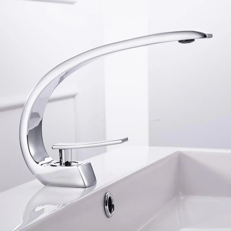 Moderner Badezimmer-Wasserhahn – Stilvoll & Funktional - Image 4