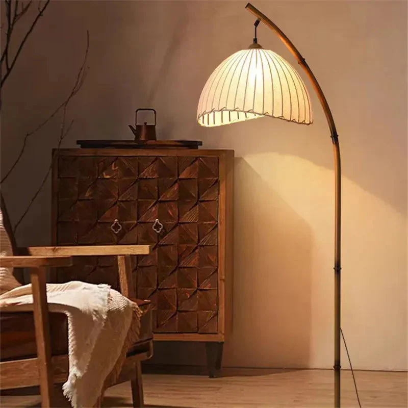 Vintage Bambus-Stehlampe – Retro-Design mit warmem Licht - Image 5